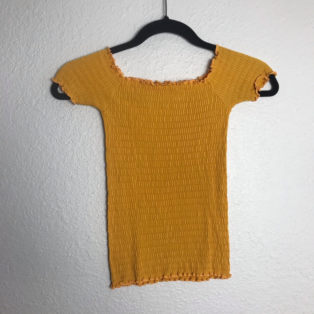 TRADED / NWOT Aura off the shoulder Top